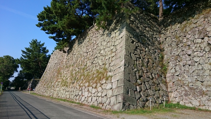 月見櫓の石垣