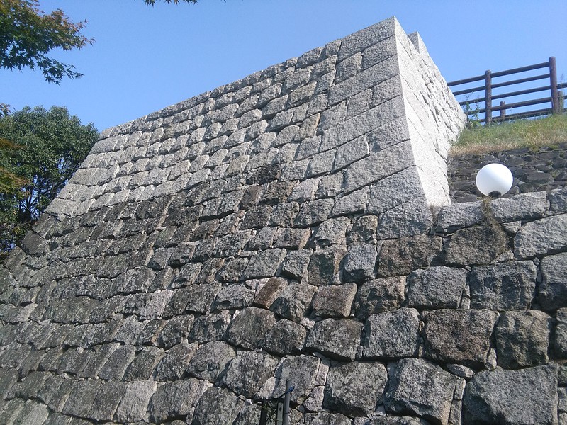 修復後の石垣