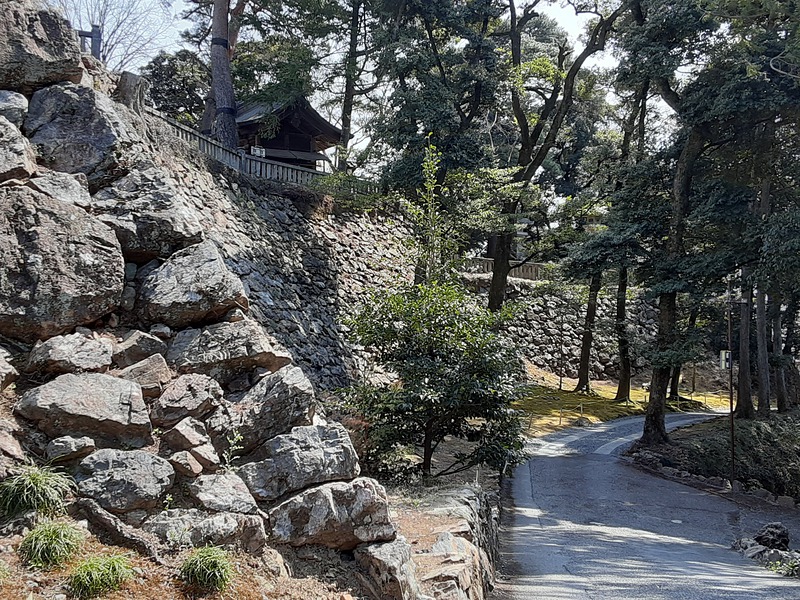 関東では珍しい高石垣