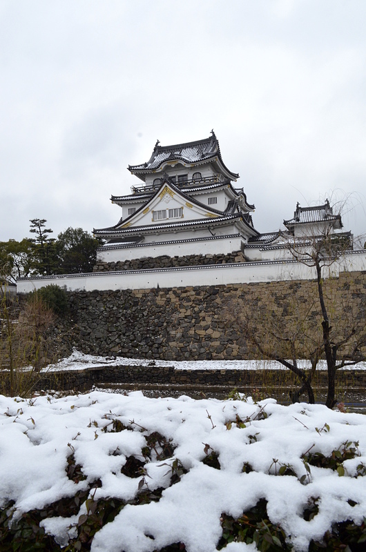 雪の岸和田城（2014年）