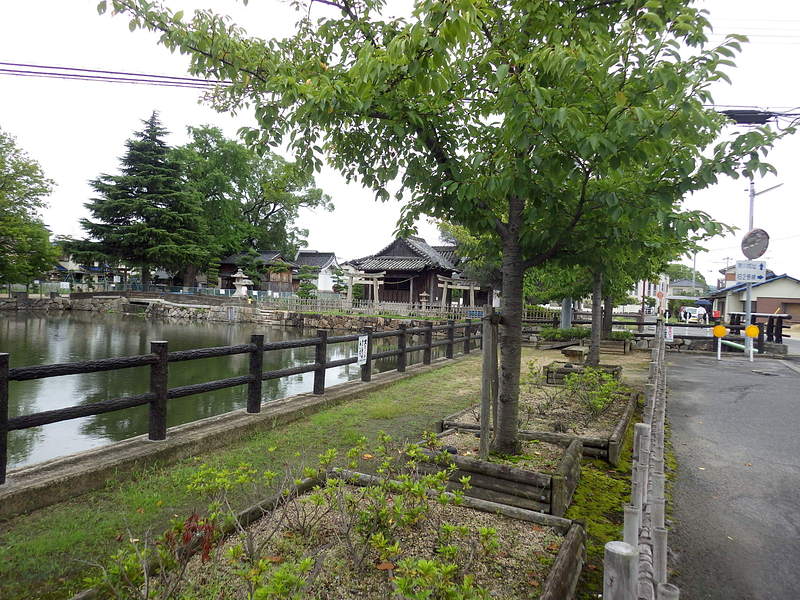 清山神社と水堀