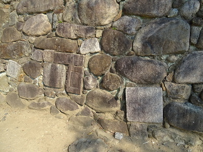 石垣の転用石