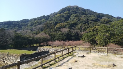 萩城本丸跡から指月山