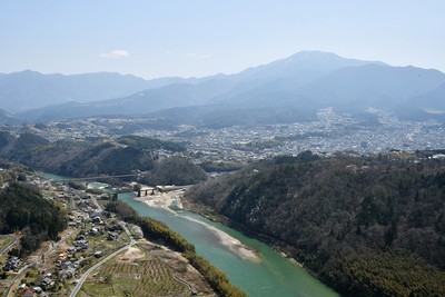 木曽川と恵那山