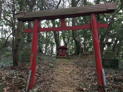 東の城・稲荷神社