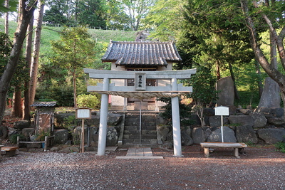 穂見神社と石碑