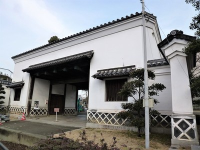 茶臼山そばにある旧福岡黒田藩屋敷長屋門
