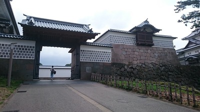 河北門(一の門とニラミ櫓台)
