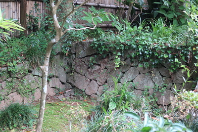 吐月峰柴屋寺境内の石垣