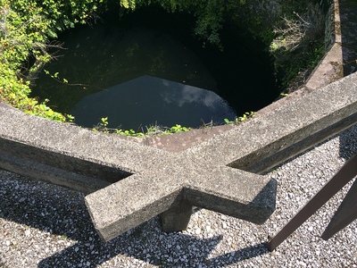 井戸の形状が特徴的