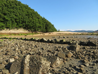 西側海岸の石垣跡