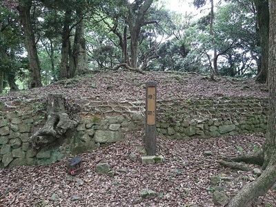本丸桝形虎口(大手門)の櫓台跡