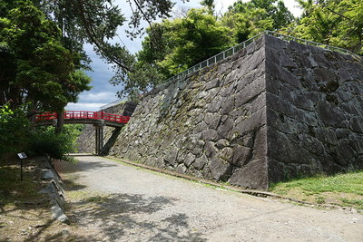 本丸石垣と橋