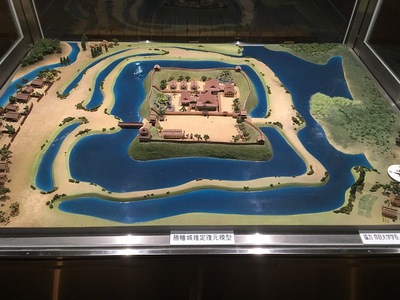 勝幡駅前の勝幡城推定復元模型