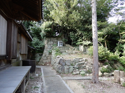 神社裏の石垣①