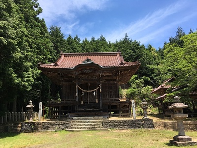 麓にある中山神社