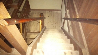 二層櫓二階から見た階段