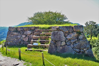 南二の丸にある櫓跡石垣（北側）
