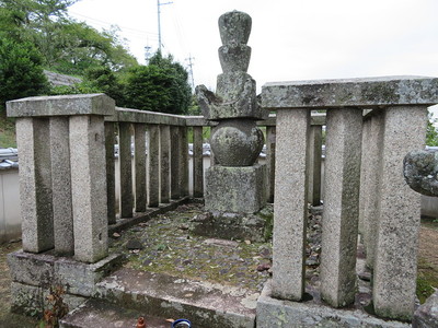 戸川秀安墓所