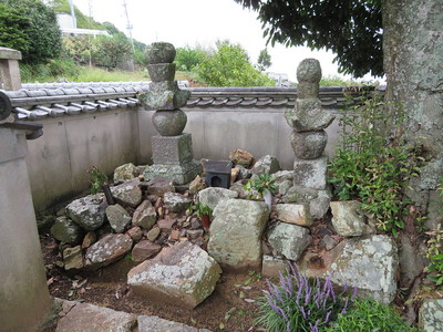 日賢・日教の墓