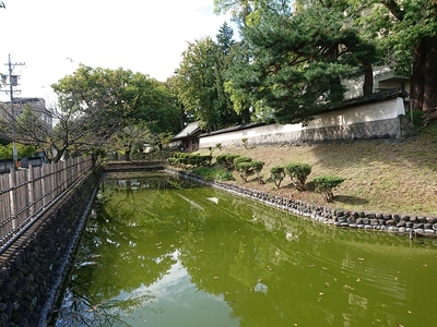 上田藩主屋敷の堀跡