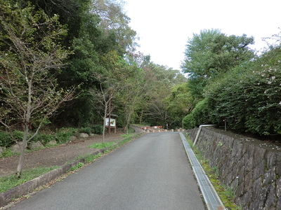 登城口への道