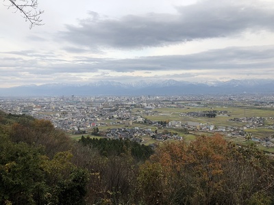 しらとり広場展望台から望む富山市街