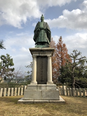 前田利常公銅像