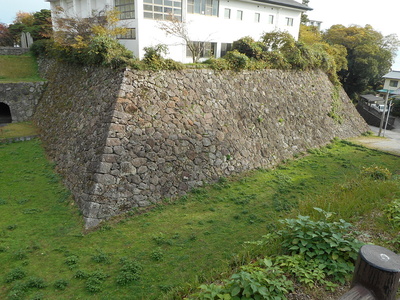 石垣と空堀