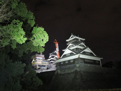 加藤神社入口から宇土櫓と天守