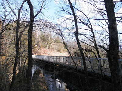 松尾城への橋