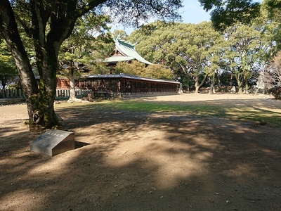 本丸御殿跡と篠山神社