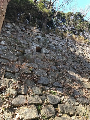 本丸跡石垣の排水口