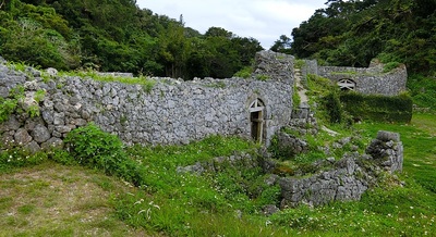 城壁(内側)と城門