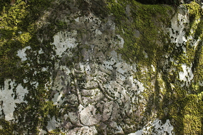 岩に彫られた磨崖仏