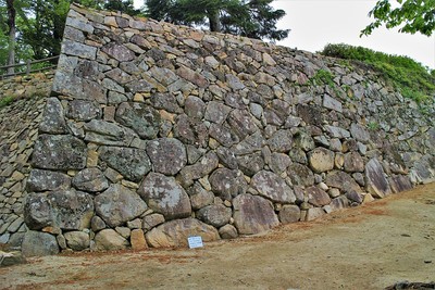 二の丸石垣（南側）