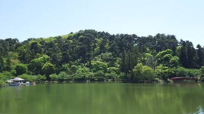 竜ヶ池から見た須田城跡
