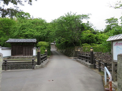 粉河寺から猿岡山城への入り口