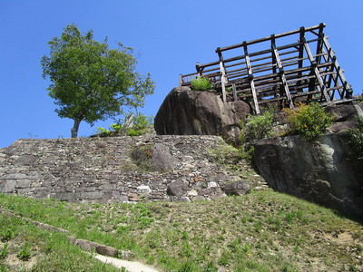 巨石の上の展望台