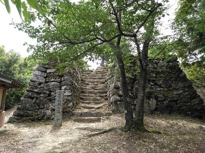 本丸虎口の石垣
