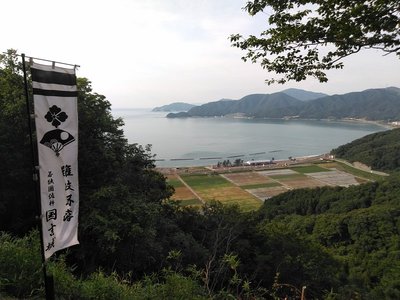 本丸からの敦賀湾の眺望