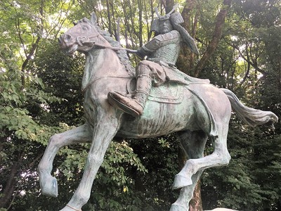 菊池武時公騎馬像