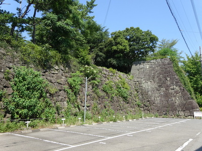 護国神社西側の石垣