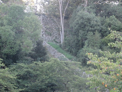 表門付近の登り石垣