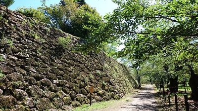 本丸跡の石垣