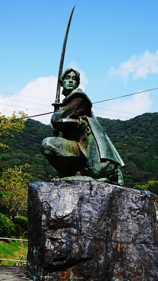 銅像　佐々木小次郎