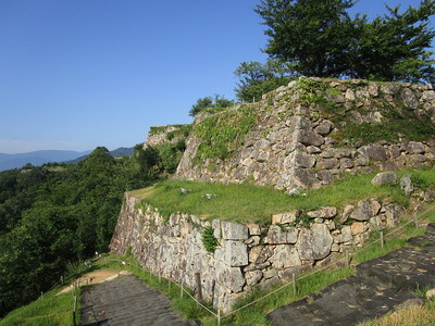 2段の石垣