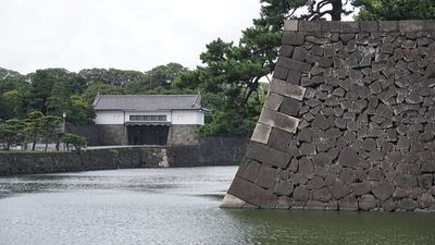 石垣と坂下門