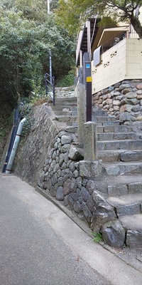 登り口の石段