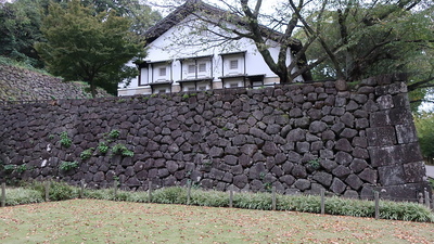 鶴の丸石垣